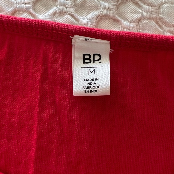 Red tank top - Picture 4 of 4